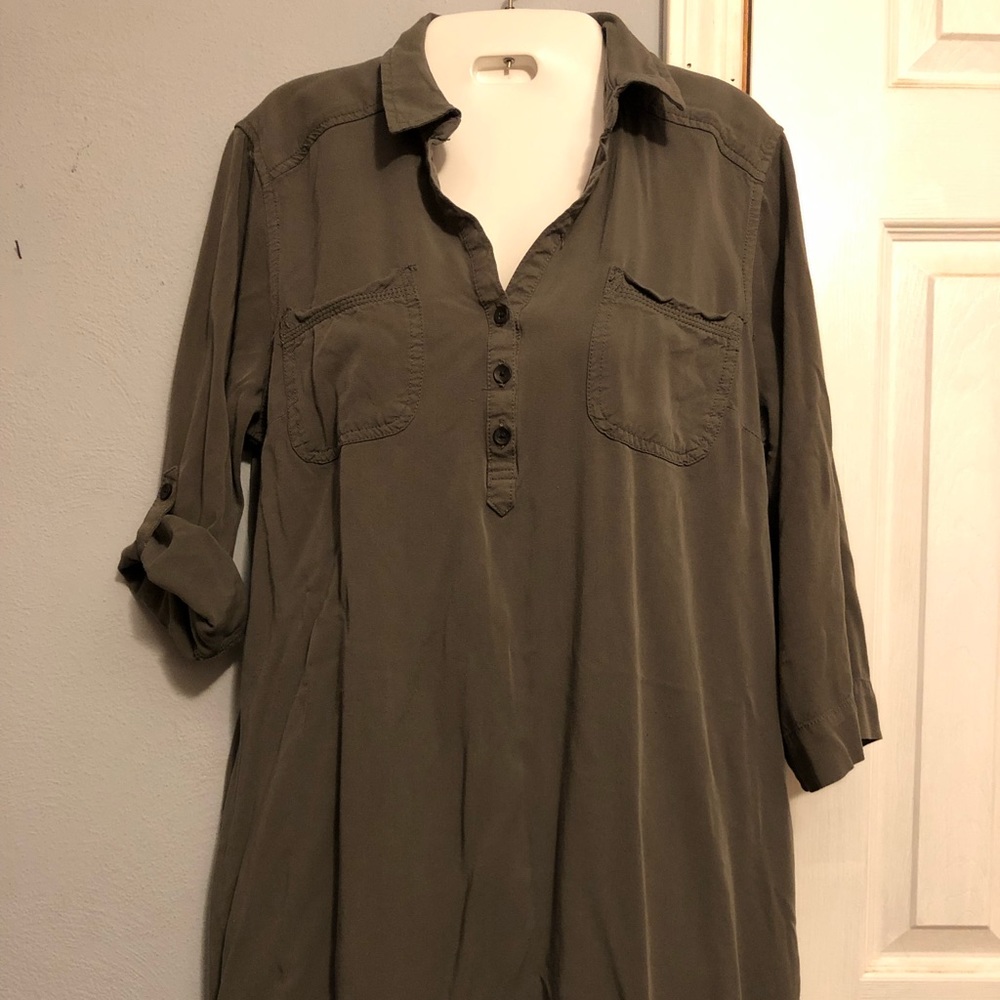 Long blouse with pockets